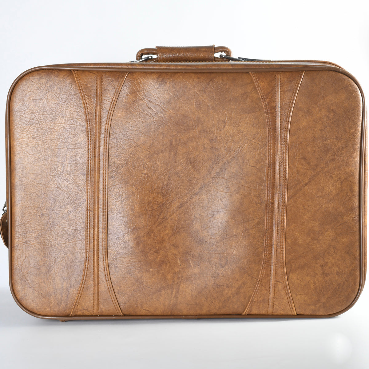 【1970s USA vintage】American Tourister 鞄 Vintage 70s Med. Size American Tourister Brown Vinyl Hippie