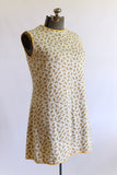 Vintage 1960s Large Cream Yellow Paisley Sleeveless Mini Dress