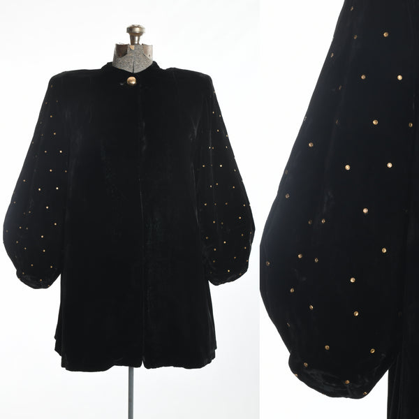 Vintage 1940s Medium Black Velvet Metal Studded Barrel