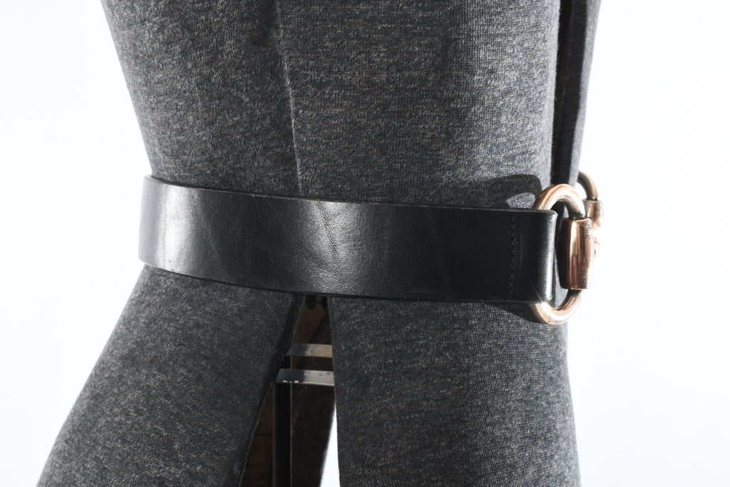 Vintage 1990s Black Leather Equestrian Snaffle Clasp Cinch Belt